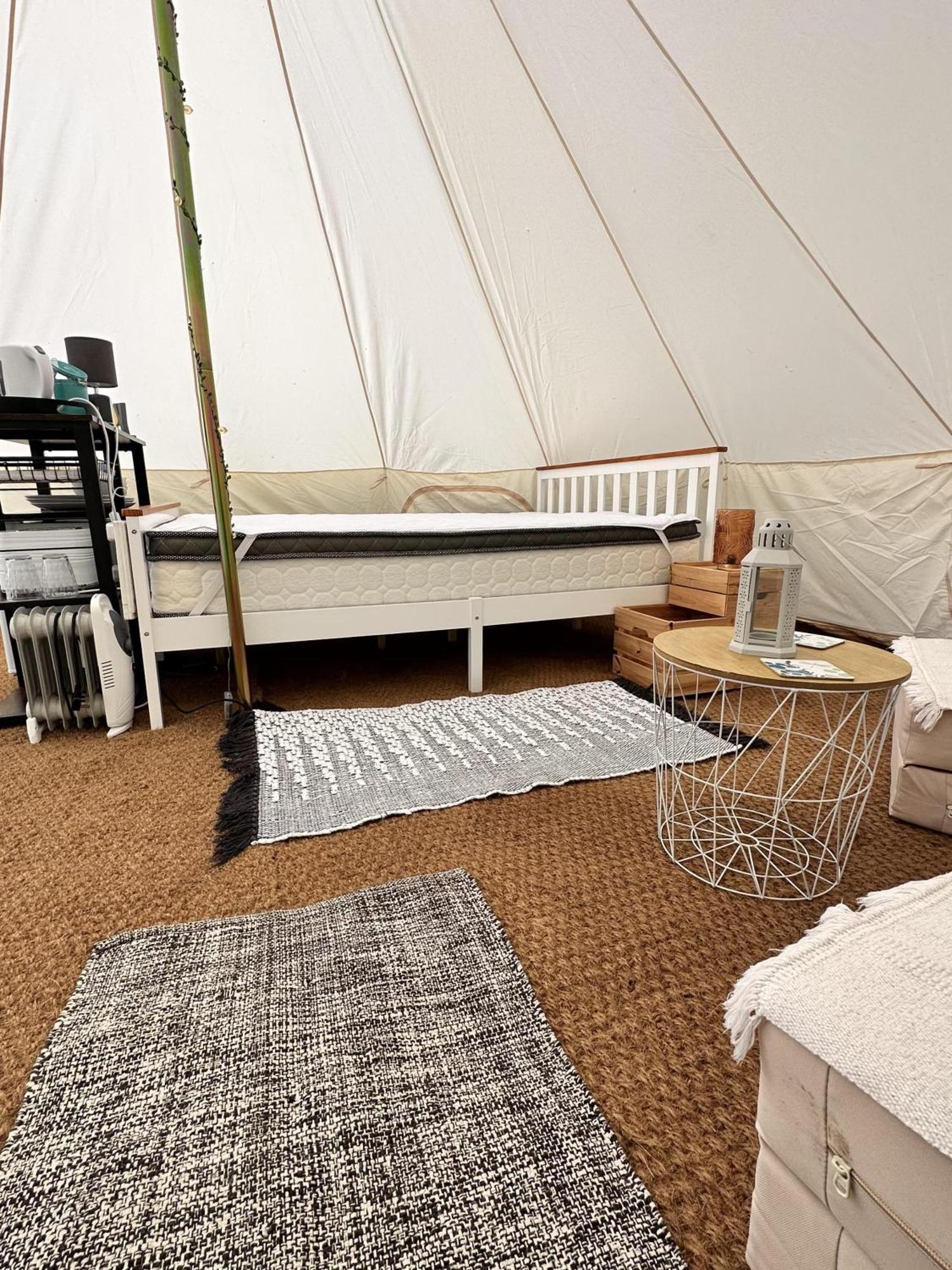 格兰瑟姆Spacious Bell Tent At Herigerbi Park Lincolnshire别墅 外观 照片