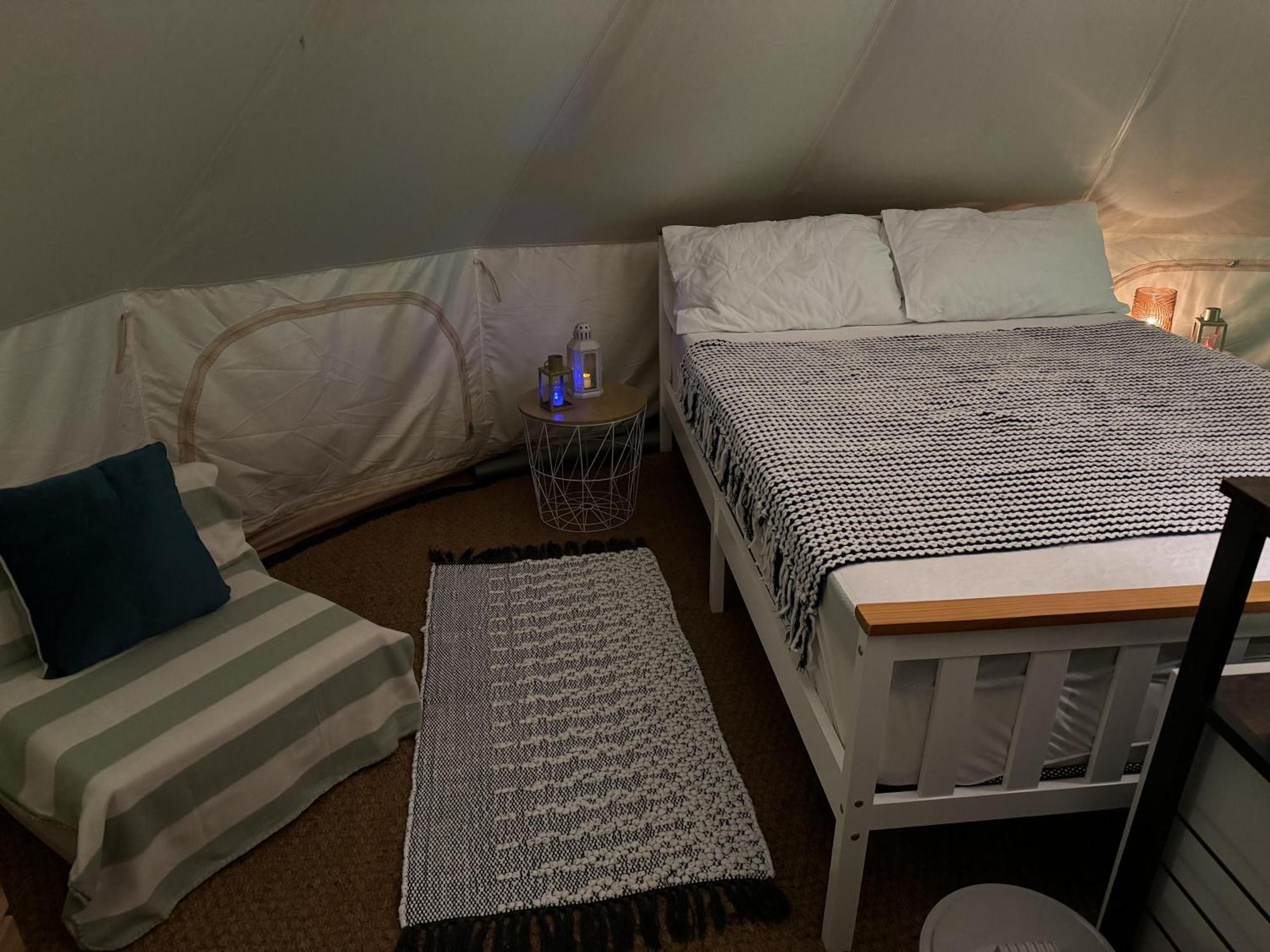 格兰瑟姆Spacious Bell Tent At Herigerbi Park Lincolnshire别墅 外观 照片