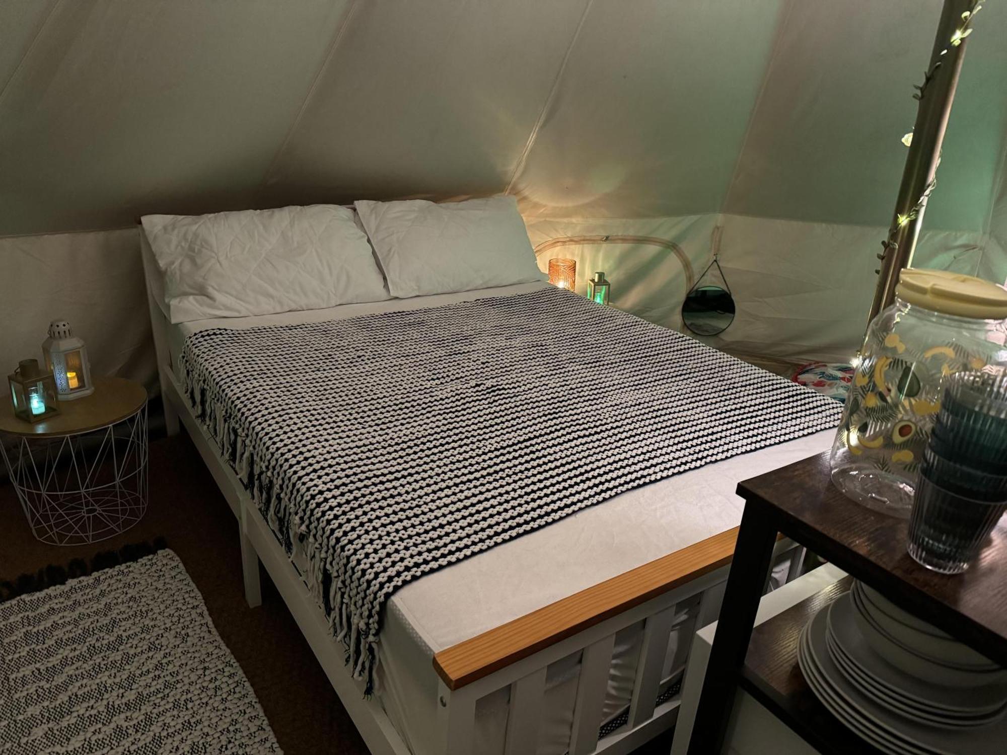 格兰瑟姆Spacious Bell Tent At Herigerbi Park Lincolnshire别墅 外观 照片